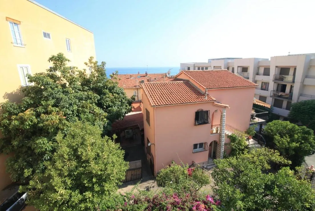 Bel Appartement Lumineux Joyeux Spacieux, Vue Mer Menton