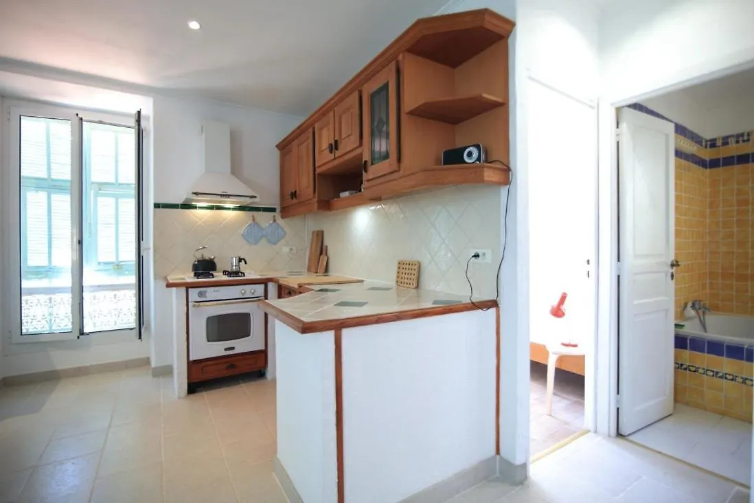 Apartment Bel Appartement Lumineux Joyeux Spacieux, Vue Mer Menton